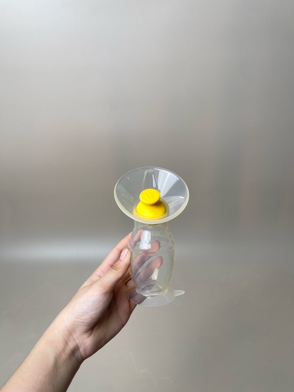 Set Cốc hứng sữa Medela và hộp miếng lót thấm sữa Pigeon 30 miếng. - Ảnh 18