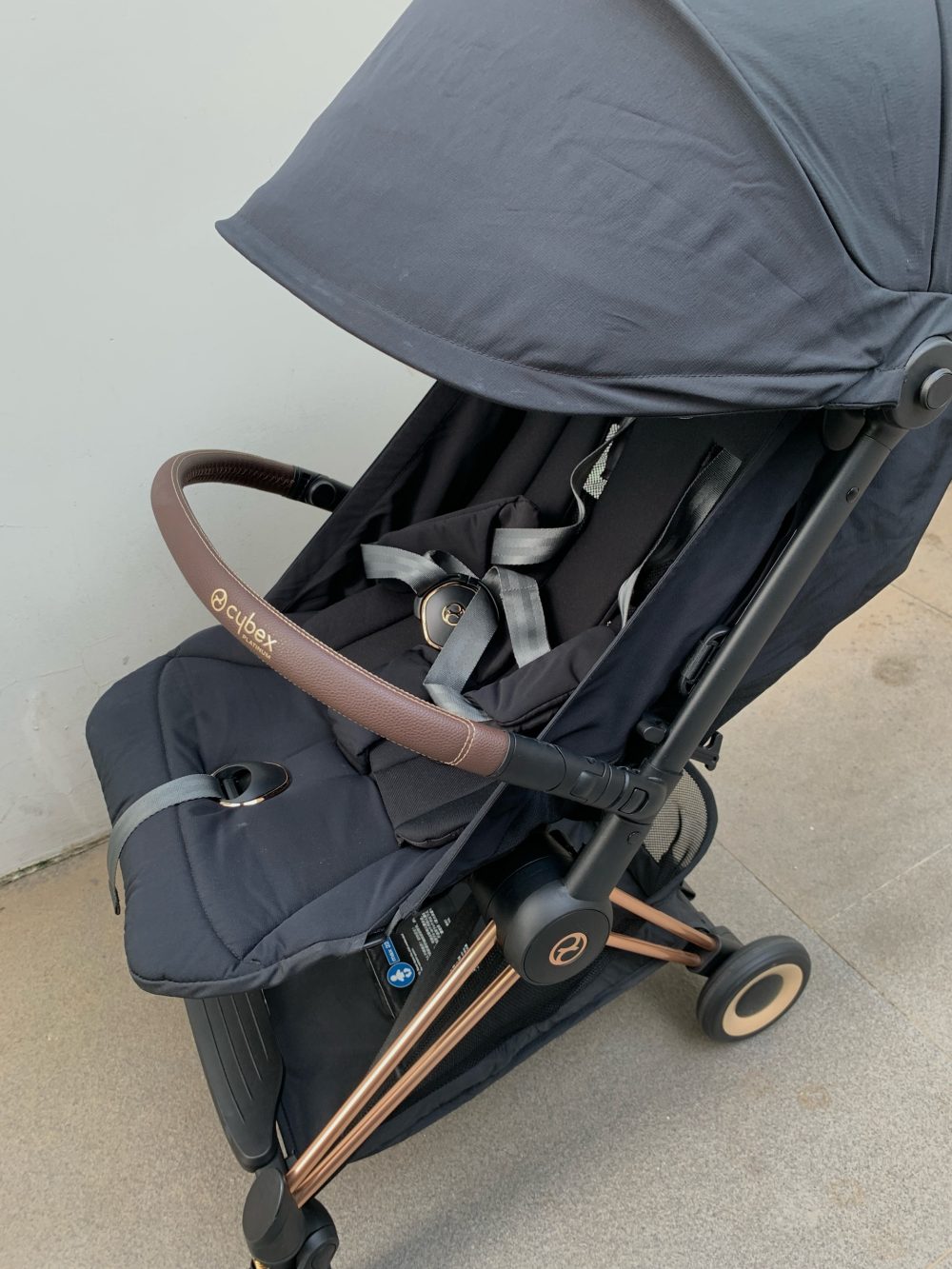 Xe đẩy gấp gọn Cybex Platinum Coya khung rosegold màu Sepia black kèm cup holder, áo mưa, túi vải đựng - Ảnh 17