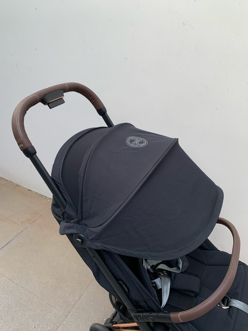 Xe đẩy gấp gọn Cybex Platinum Coya khung rosegold màu Sepia black kèm cup holder, áo mưa, túi vải đựng - Ảnh 8