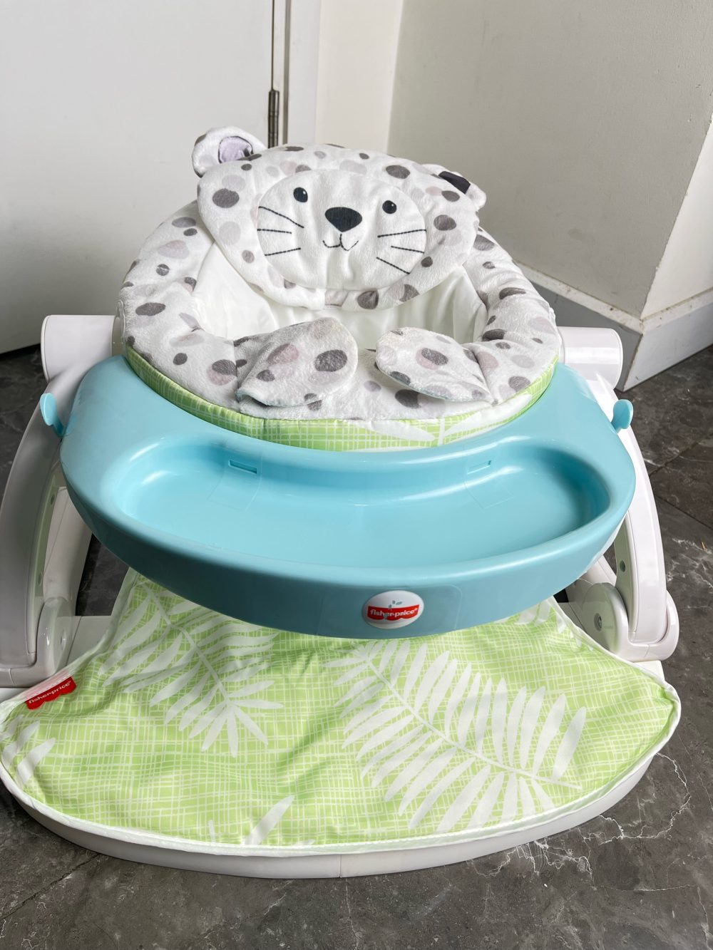 Ghế tập ngồi & ăn dặm Fisher Price 3in1 Hoạ tiết báo trắng ( tối đa 11kg3) - Ảnh 3