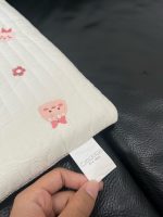 Gối cao su non Monona thêu hoạ tiết gấu hoa - Ảnh 4