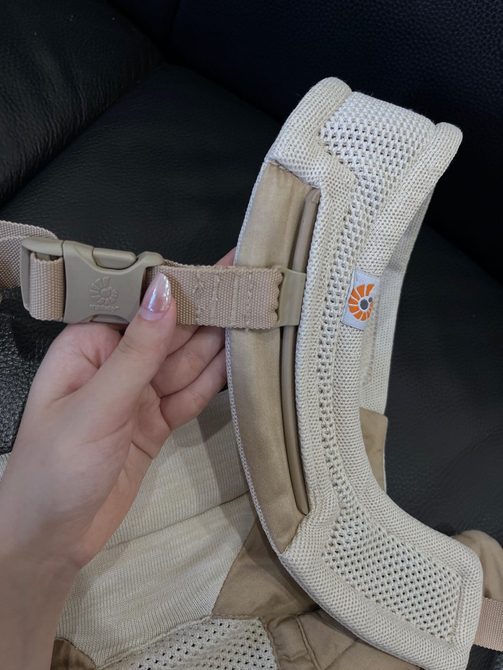 Địu Ergobaby Aerloom màu sandstone - Ảnh 7