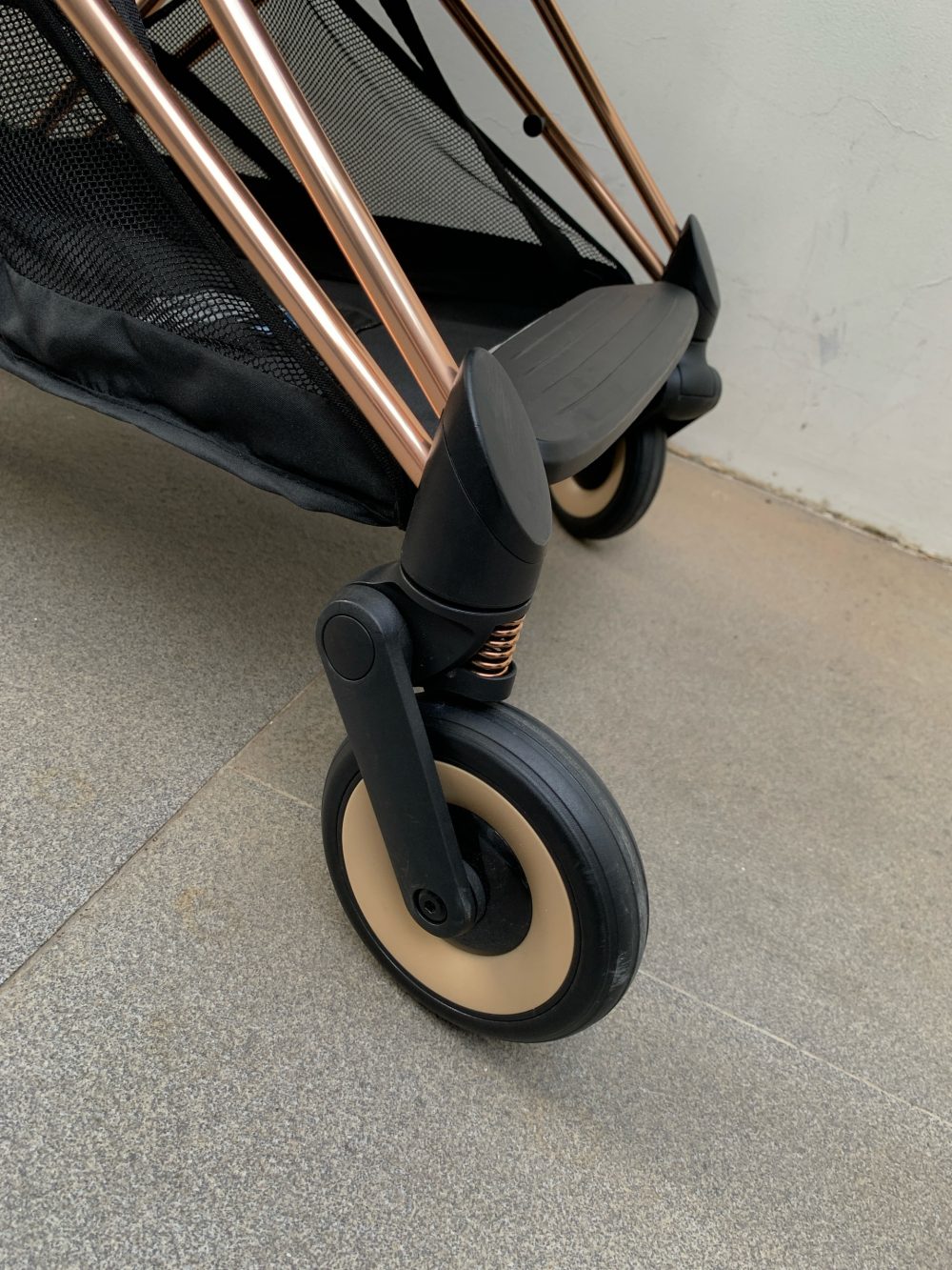 Xe đẩy gấp gọn Cybex Platinum Coya khung rosegold màu Sepia black kèm cup holder, áo mưa, túi vải đựng - Ảnh 5