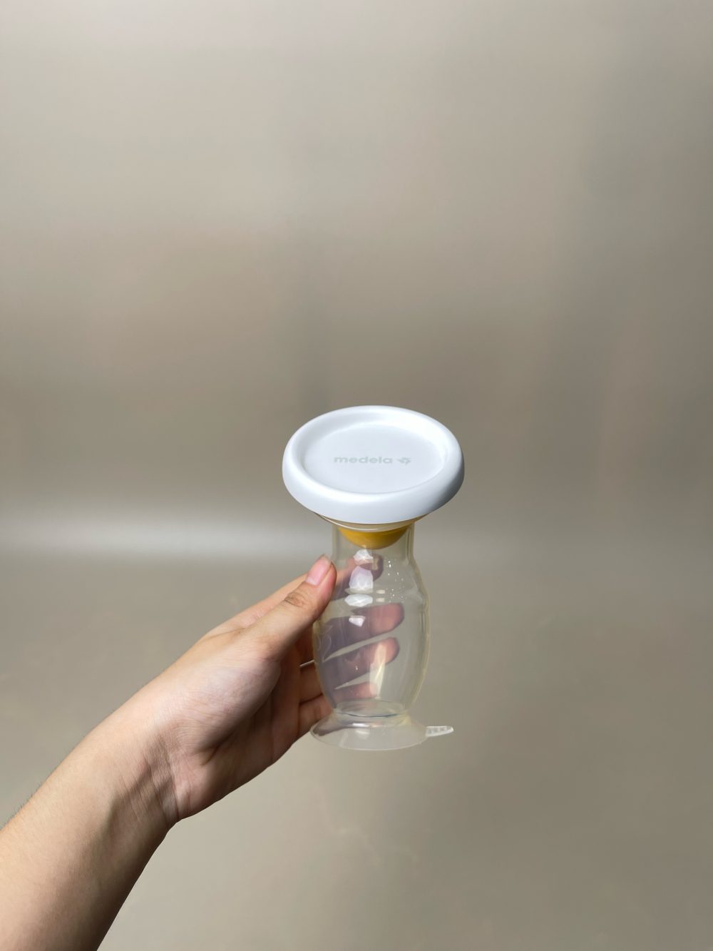 Set Cốc hứng sữa Medela và hộp miếng lót thấm sữa Pigeon 30 miếng. - Ảnh 19