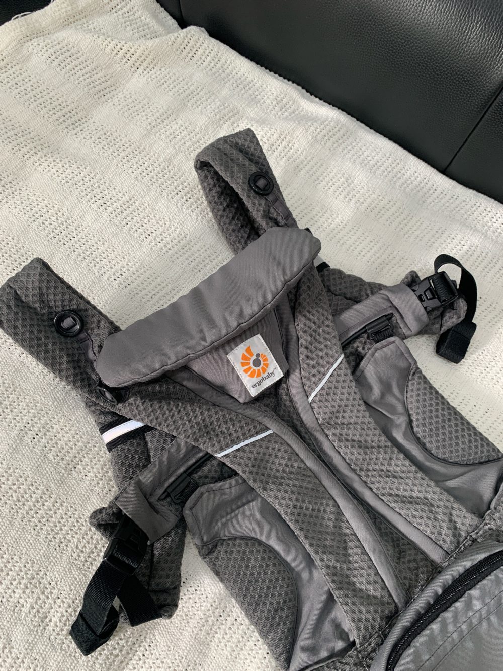 Địu Ergobaby Omni breeze màu graphite grey (còn box) - Ảnh 10