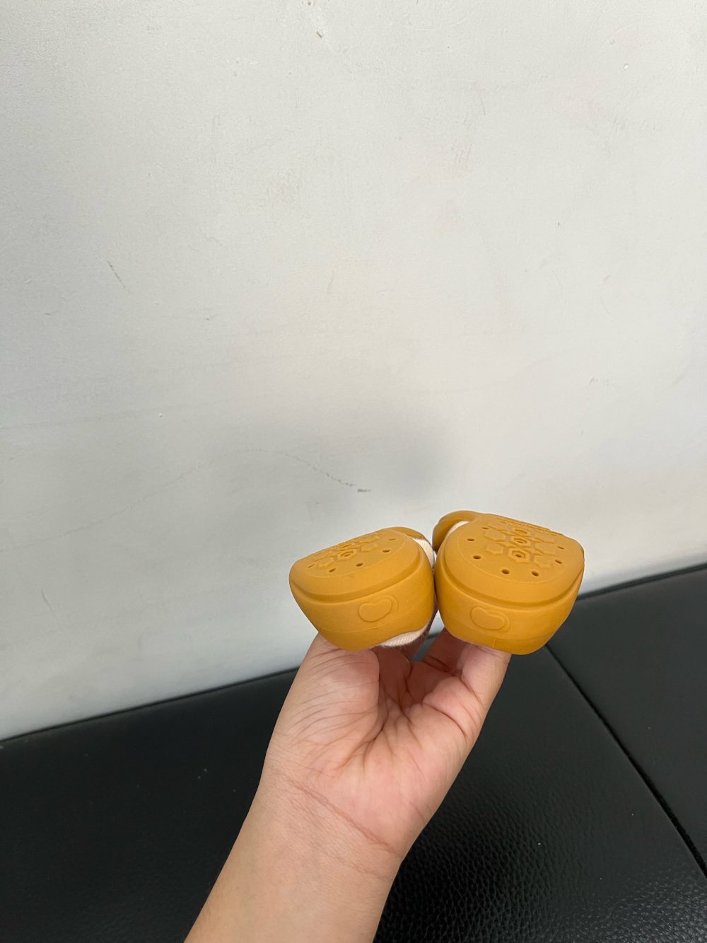 Giày công thái học trẻ em Ggomoosin hoạ tiết gấu vàng ( size: 125, lòng chân 11->12cm) - Ảnh 4
