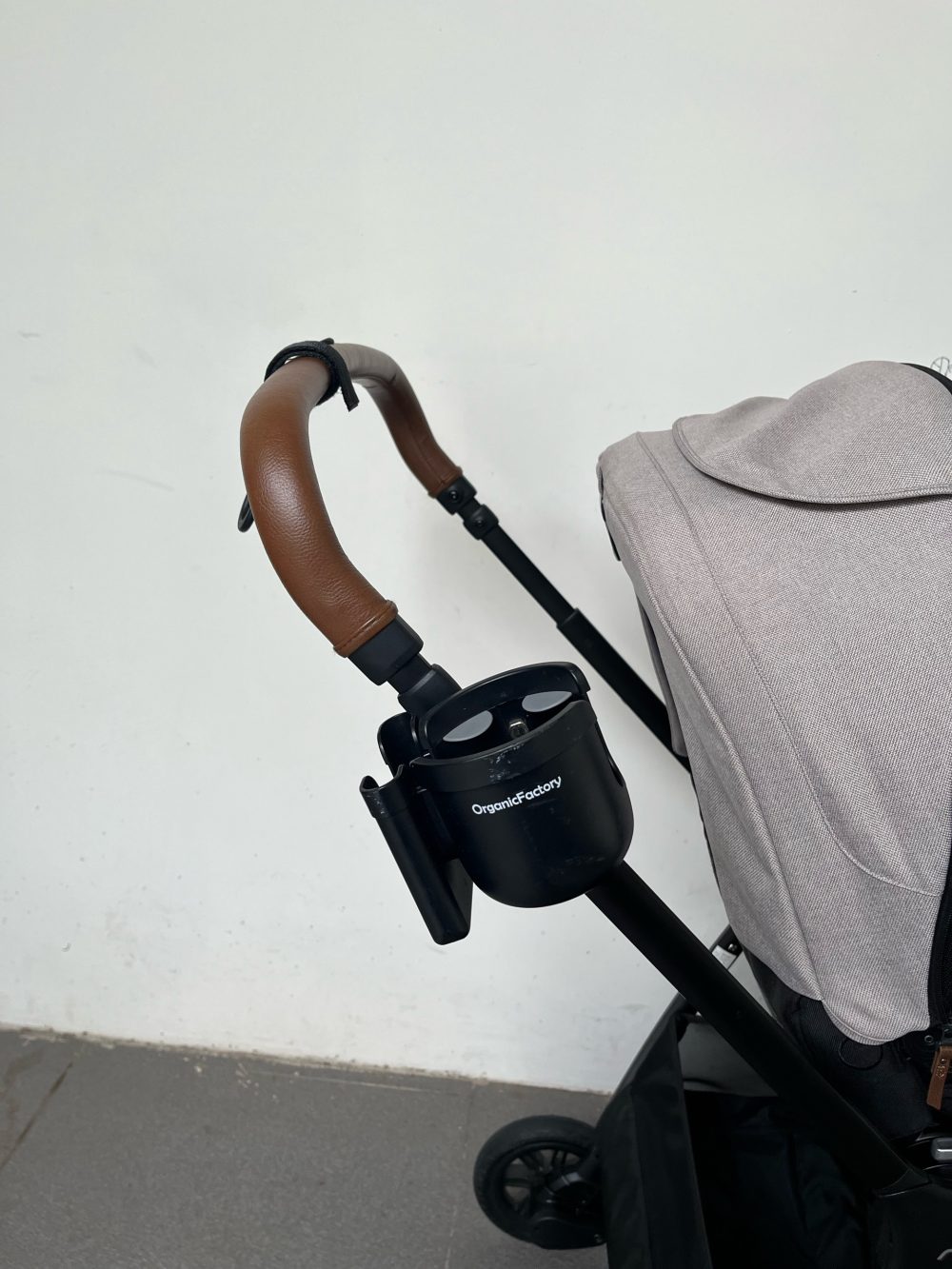 Xe đẩy Nuna triv màu xám be khung đen ( size: 0->22kg, full box) kèm cúp holder và adapter - Ảnh 2
