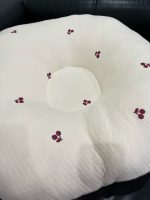 Gối chống trào ngược Rototo bebe cotton lụa hoạ tiết cherry ( còn túi đựng) - Ảnh 9
