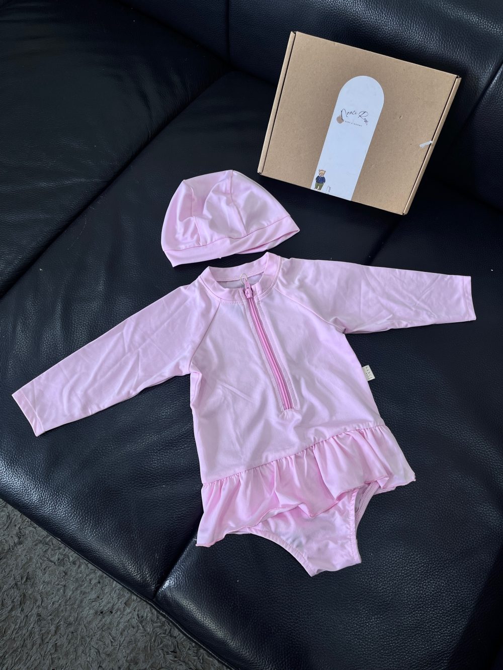 Swimsuit dài tay màu hồng kèm mũ Nanci (size 11→13kg) - Ảnh 4