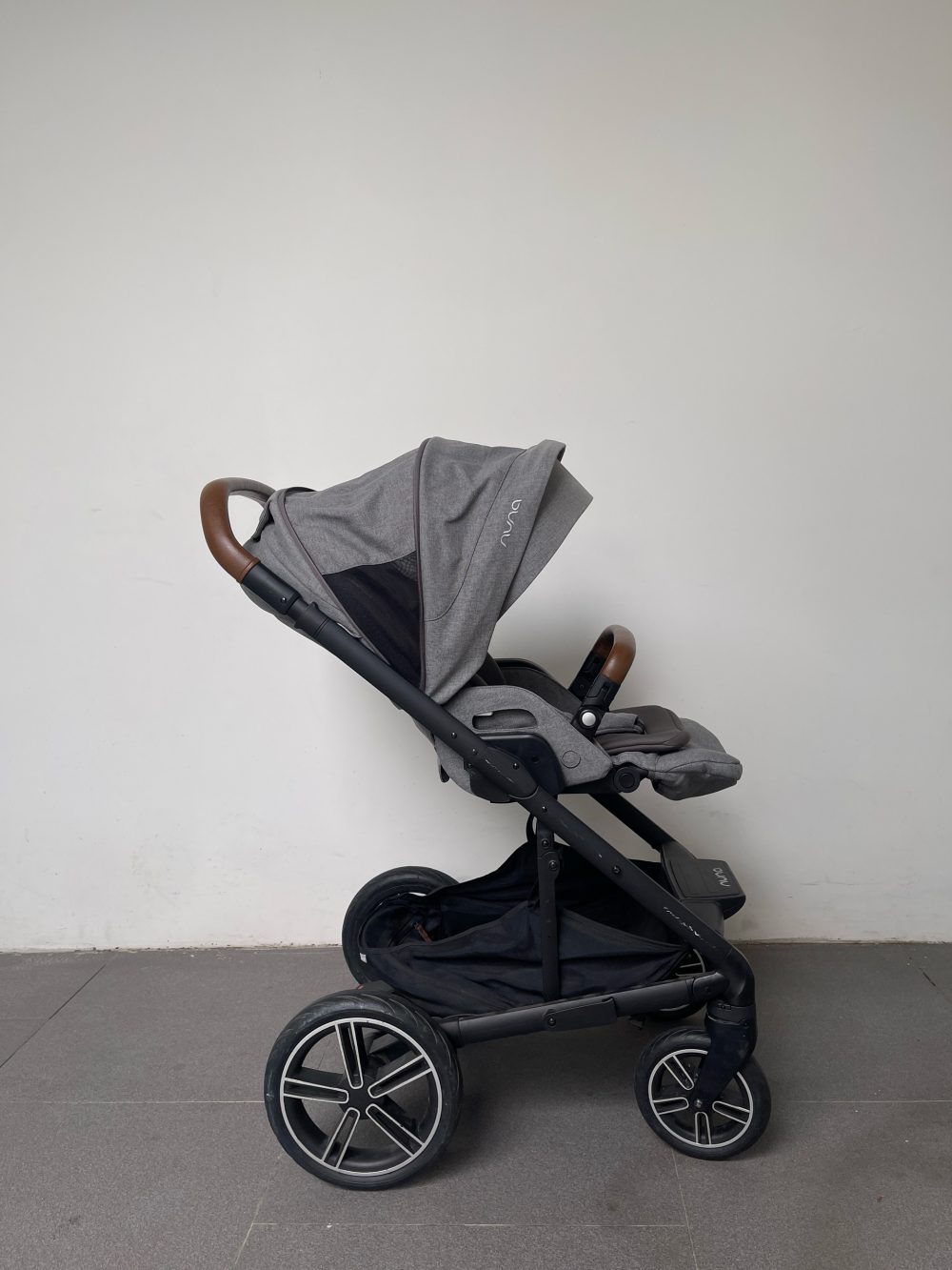 Xe đẩy Nuna mixx next màu granite, kèm túi giữ ấm Nuna và Adapter ( size: 0->22kg) - Ảnh 7