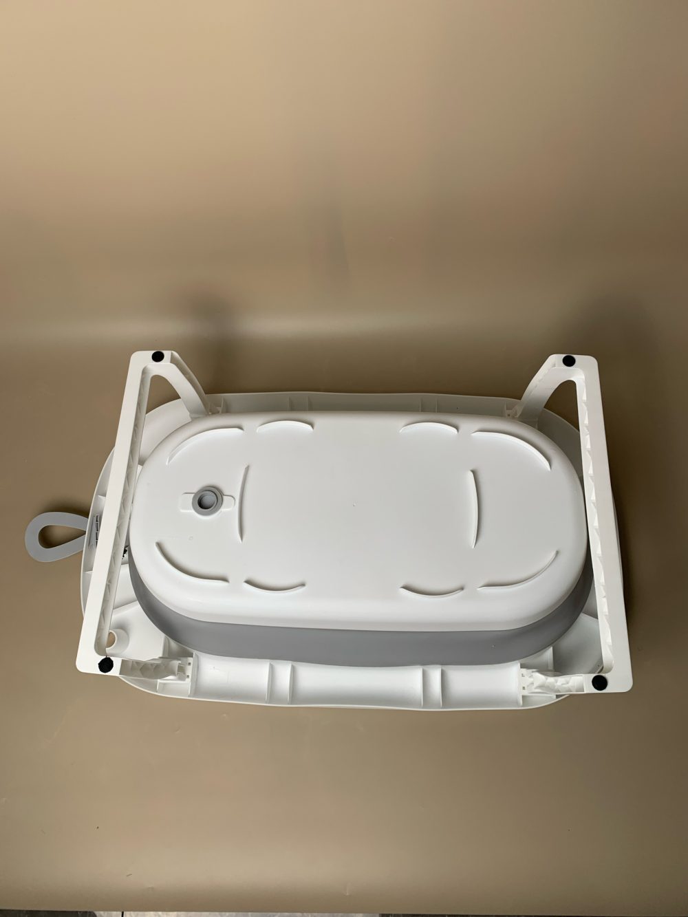 Set 4 món thau tắm, tựa lưng, ca tắm, mũ tắm màu xám, trắng - Ảnh 9