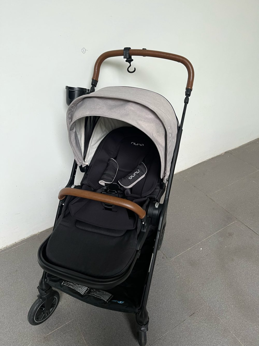 Xe đẩy Nuna triv màu xám be khung đen ( size: 0->22kg, full box) kèm cúp holder và adapter - Ảnh 18
