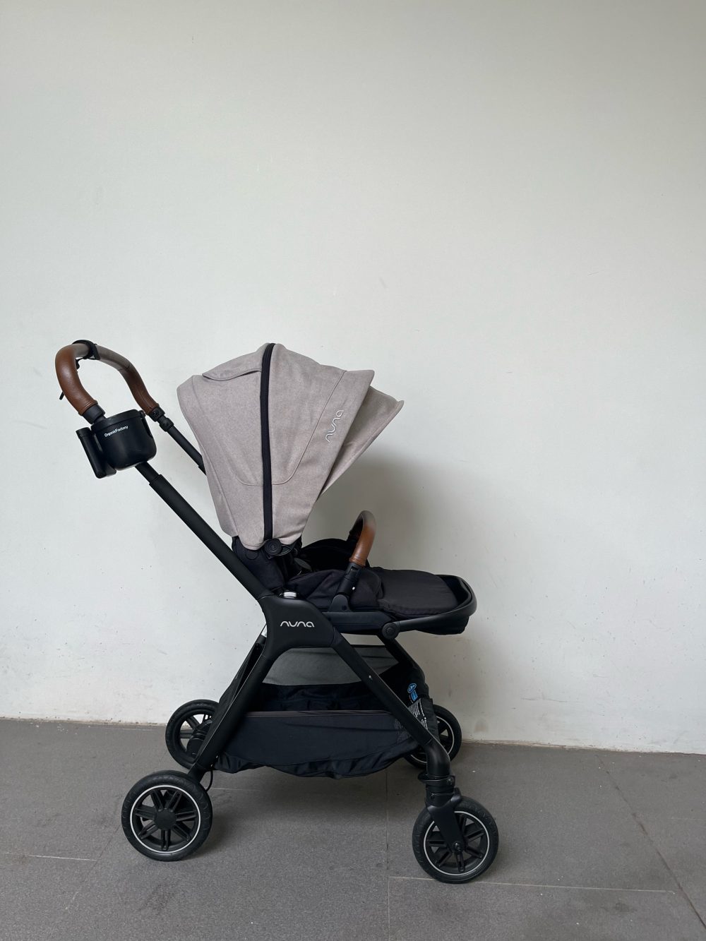 Xe đẩy Nuna triv màu xám be khung đen ( size: 0->22kg, full box) kèm cúp holder và adapter - Ảnh 8