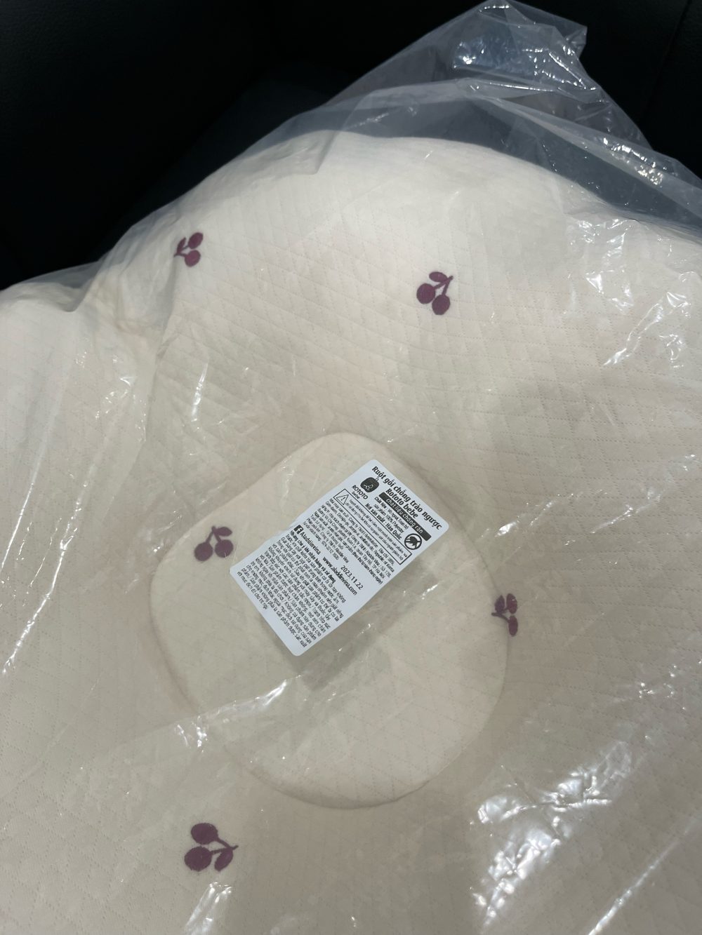 Gối chống trào ngược Rototo bebe cotton lụa hoạ tiết cherry ( còn túi đựng) - Ảnh 19