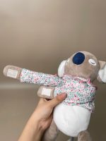 Đồ chơi nhồi bông - Gấu koala màu be và trắng mặc áo phông hoa, 35 cm - Obaibi - Ảnh 2