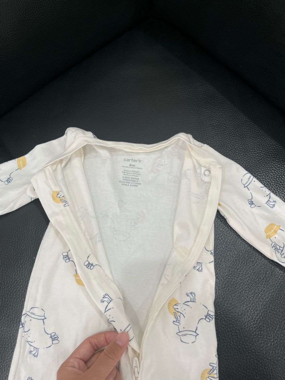 Set 2 sleepsuit Carter’s hoạ tiết khủng long, vịt ( size: 6m) - Ảnh 9