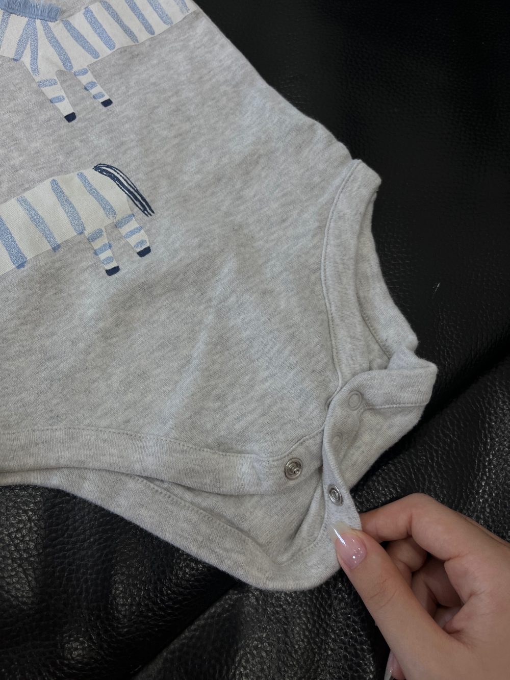 Set bodysuit, quần dài và mũ Mothercare màu xám (9→12m) - Ảnh 11