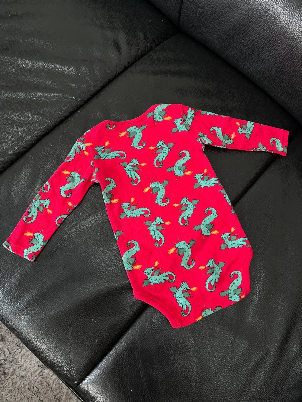Bodysuit Zara họa tiết rồng màu đỏ (12-18m) - Ảnh 5