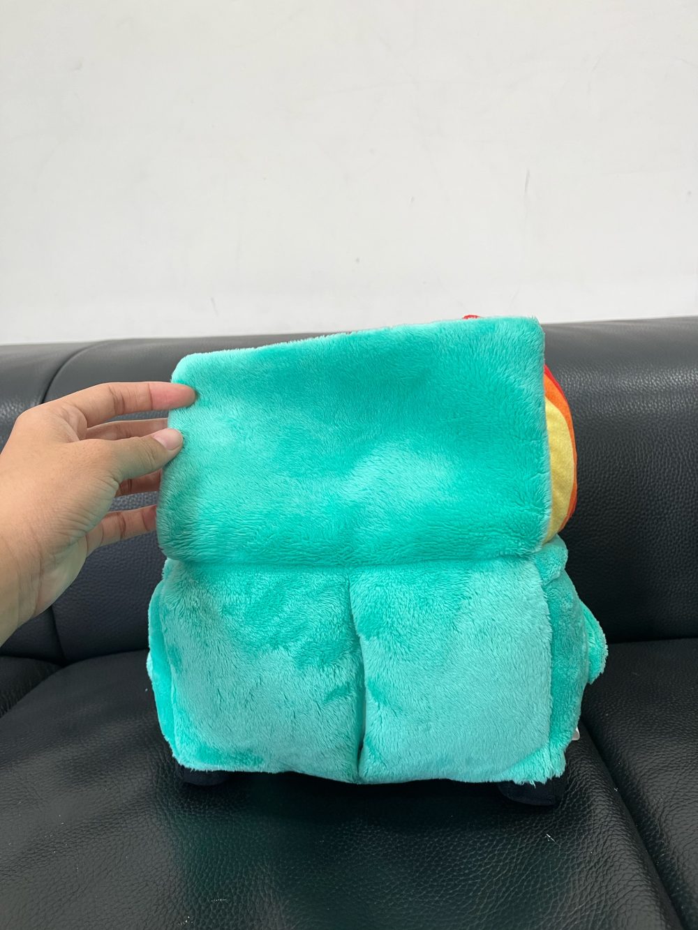 Thú nhồi bông hình thùng rác bốc cháy có âm thanh và chuyển động Hallmark - Ảnh 10