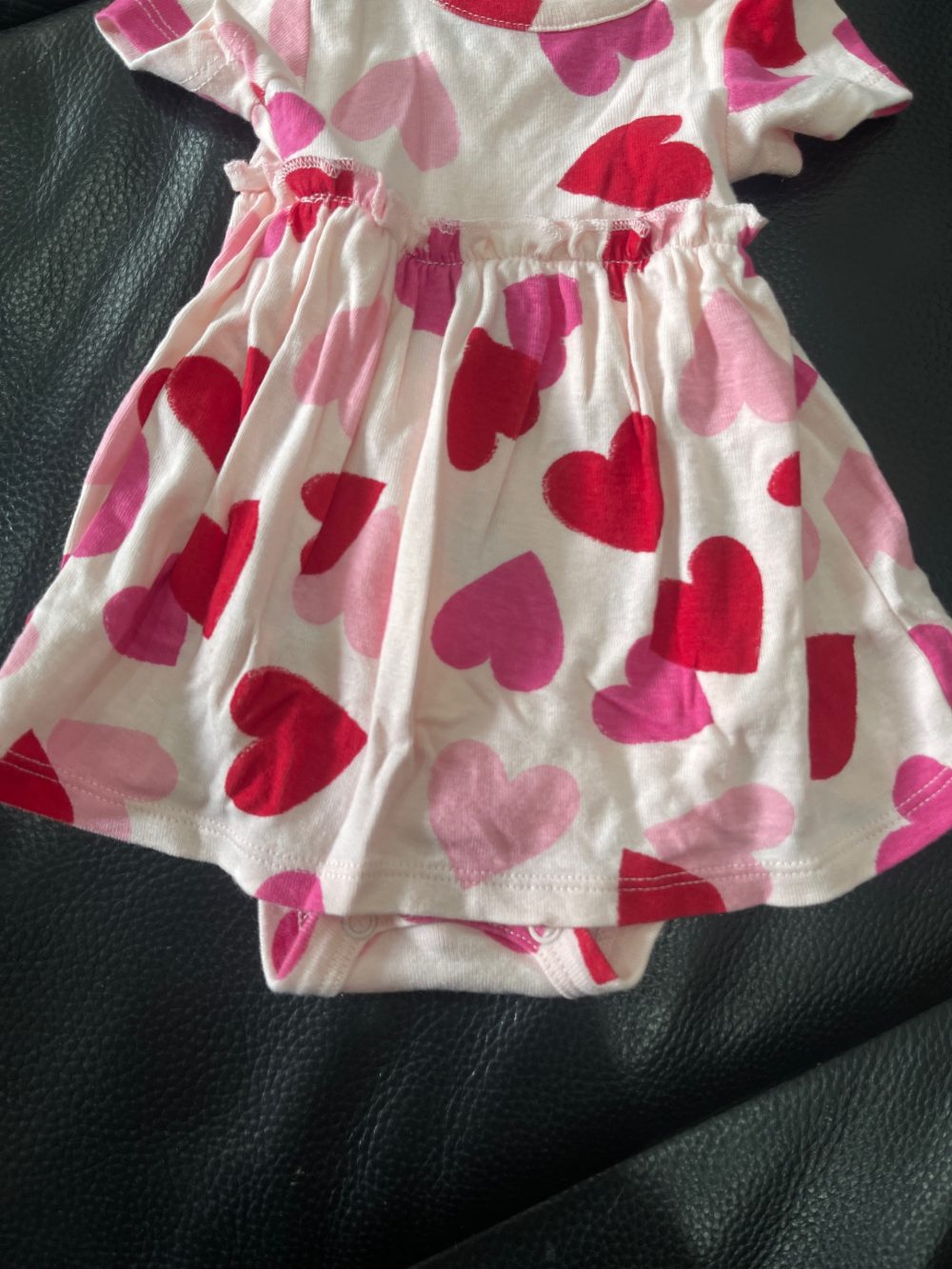 Bộ váy áo Valentine cho bé gái Carter’s, tặng kèm váy bodysuit màu hồng (Size: 0->3m) - Ảnh 4