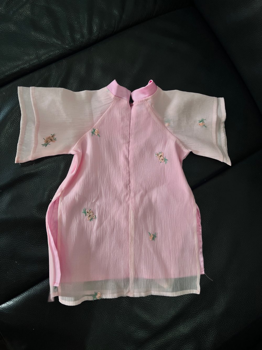 Set áo dài hồng phối quần lụa xanh tặng kèm bodysuit Obaibi màu xanh (size: 9→12m) - Ảnh 16
