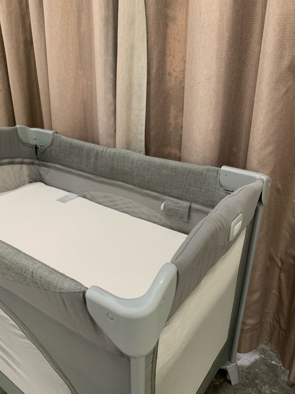 Giường cũi gấp gọn Joie Kubbie Sleep Foggy Gray - Ảnh 13