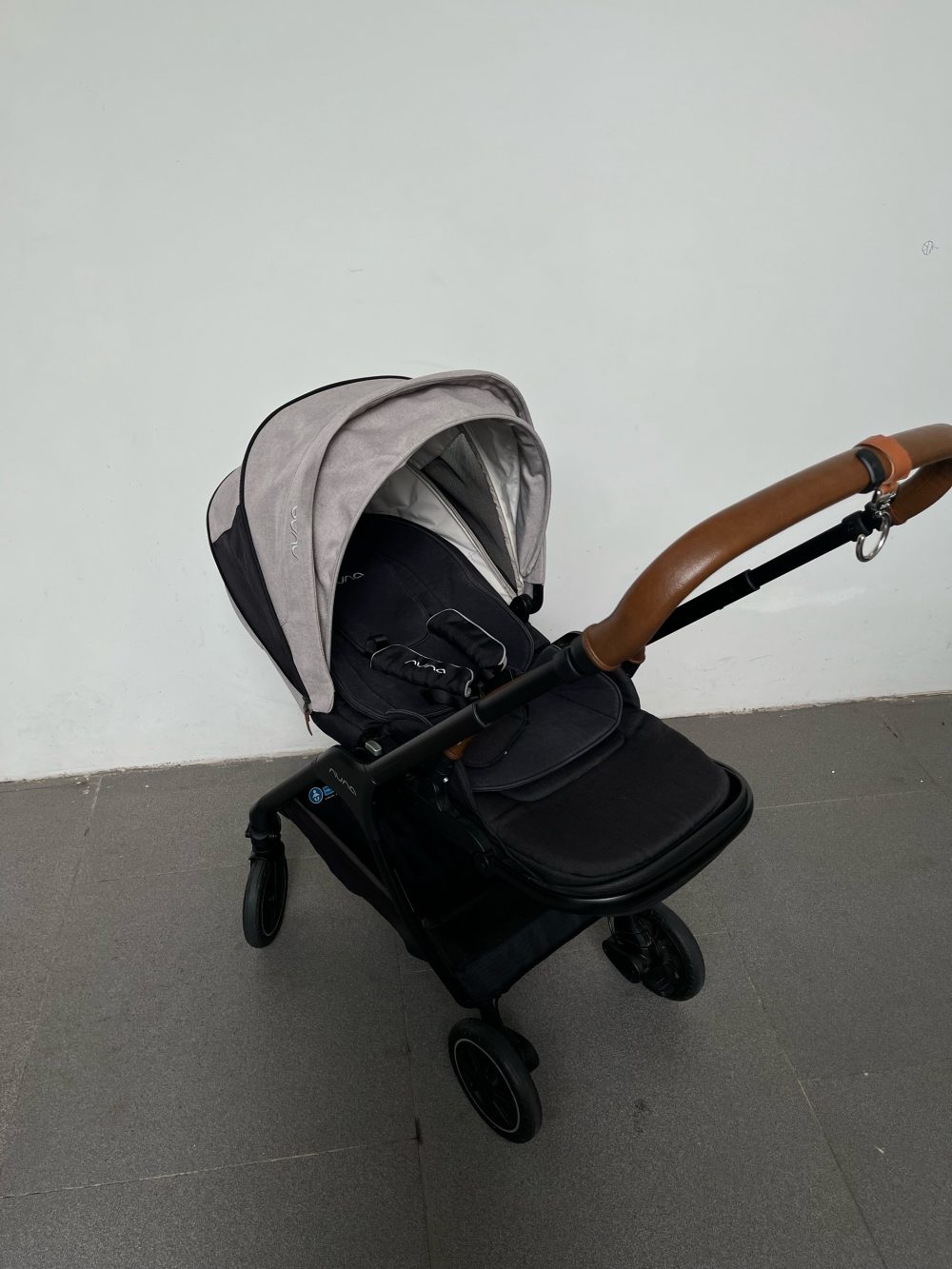 Xe đẩy Nuna triv màu xám khung đen ( size: 0->22kg) - Ảnh 7