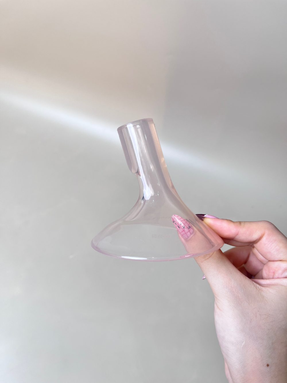 Set 2 phễu hút sữa silicone Mama’s Choice màu hồng nhạt size 15mm - Ảnh 4