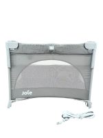 Giường cũi Joie Kubbie Sleep Foggy Gray (tối đa 9kg) tặng kèm đệm sơ dừa & drap size 80x50cm