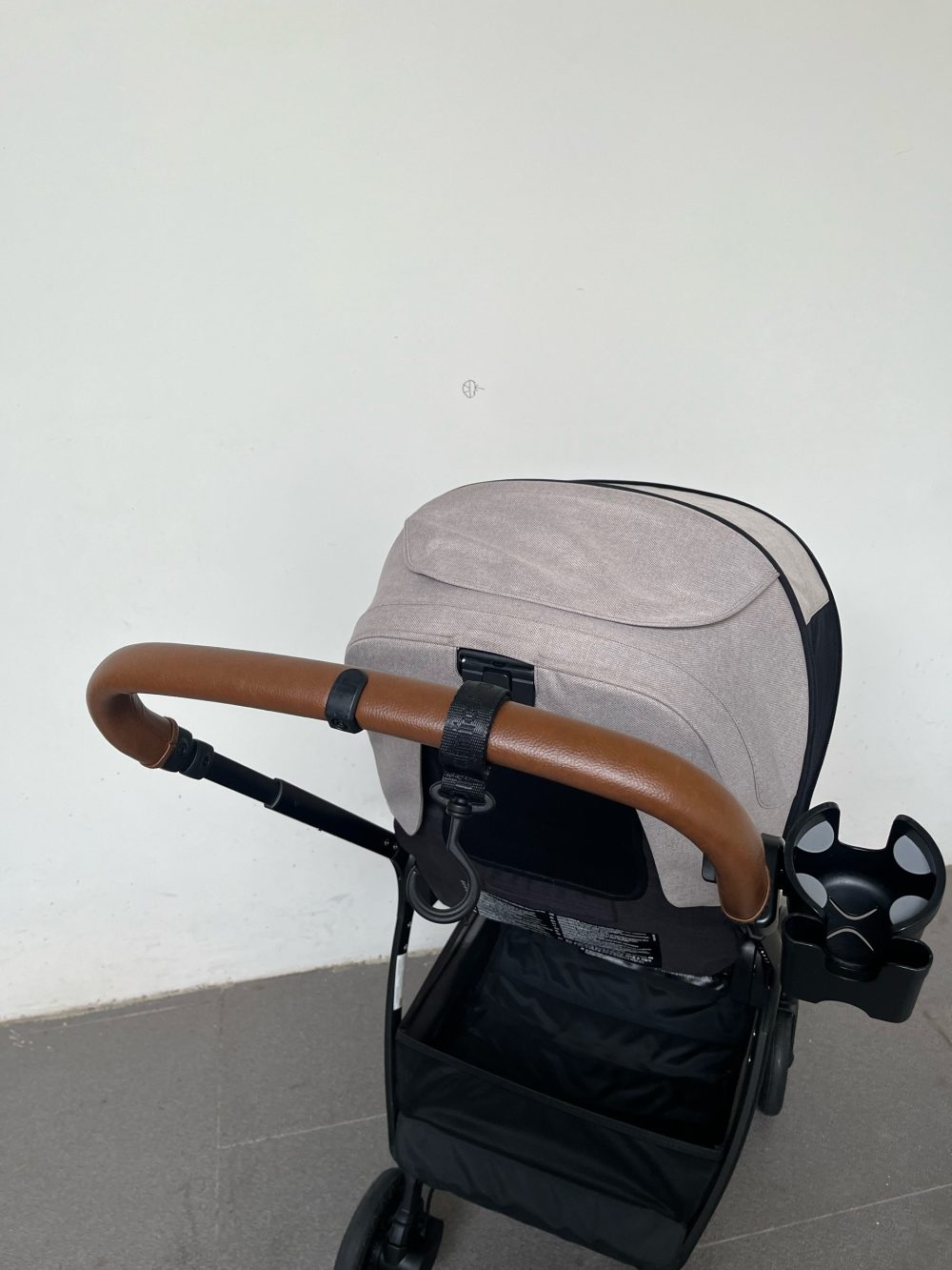 Xe đẩy Nuna triv màu xám be khung đen ( size: 0->22kg, full box) kèm cúp holder và adapter - Ảnh 3