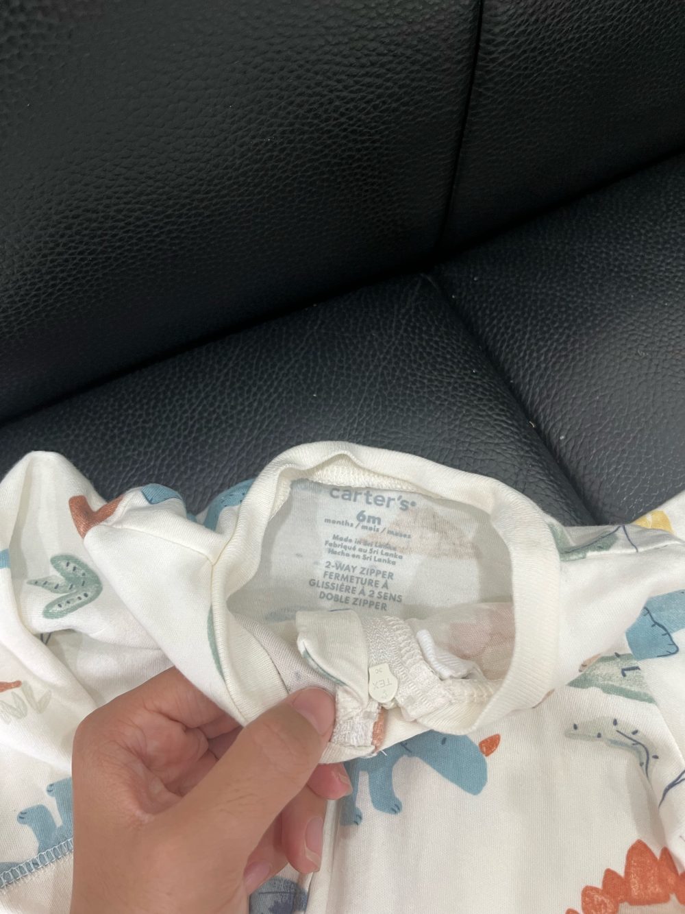 Set 2 sleepsuit Carter’s hoạ tiết khủng long, vịt ( size: 6m) - Ảnh 4