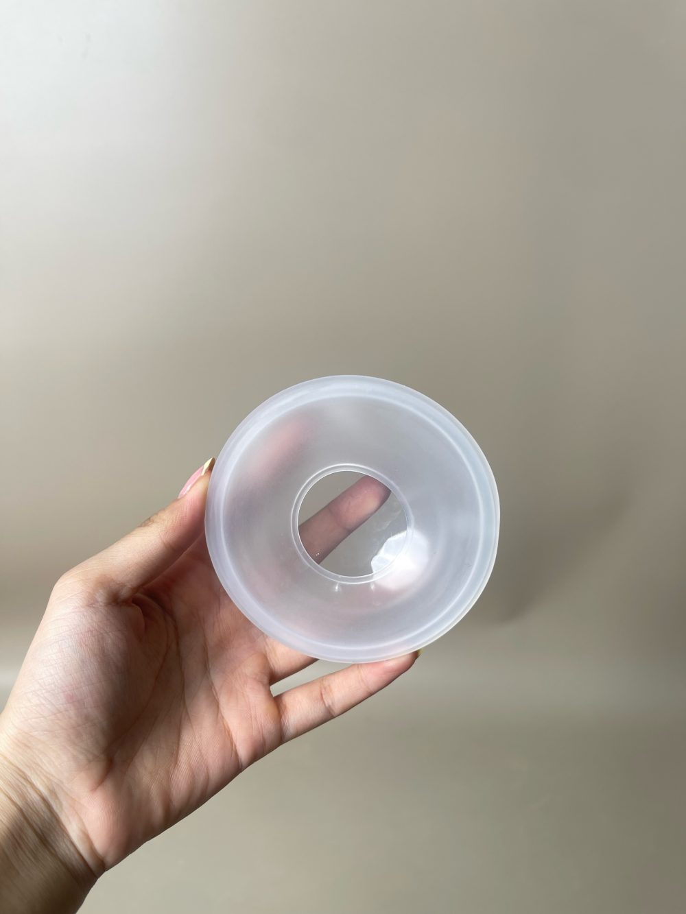 Set 2 món núm trợ ti Emoo, phễu hứng sữa Cmbear - Ảnh 2