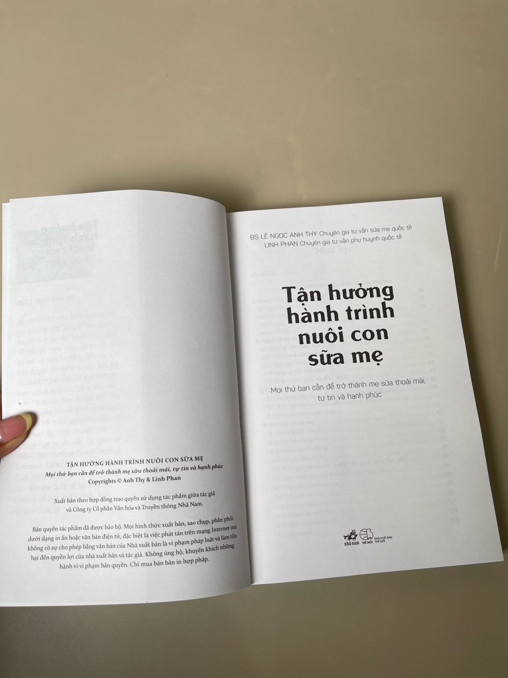 Set 2 sách Cẩm nang chăm sóc bé yêu và Tận hưởng hành trình nuôi con sữa mẹ - Ảnh 4