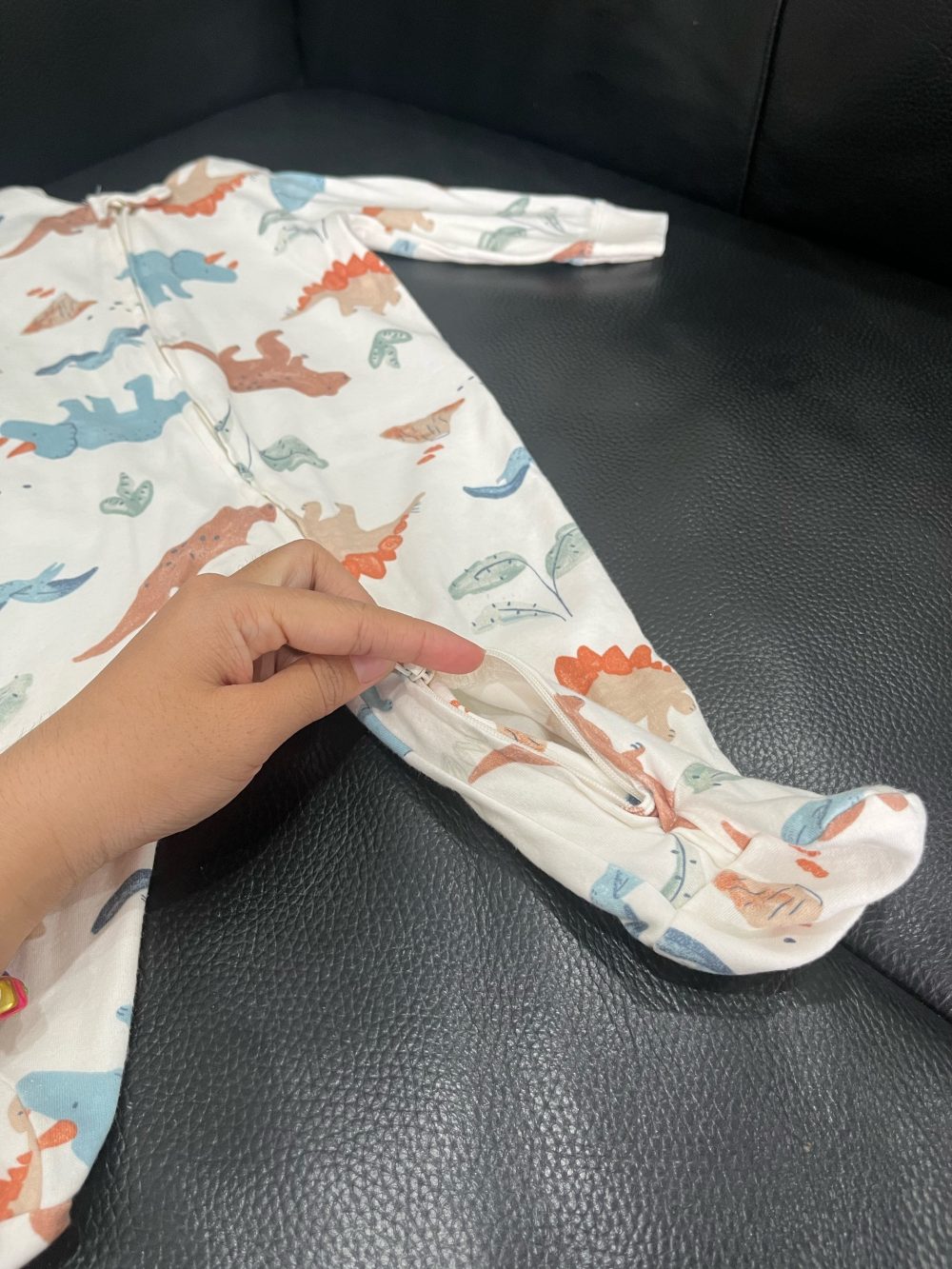 Set 2 sleepsuit Carter’s hoạ tiết khủng long, vịt ( size: 6m) - Ảnh 12
