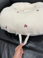 Gối chống trào ngược Rototo bebe cotton lụa hoạ tiết cherry ( còn túi đựng) - Ảnh 12