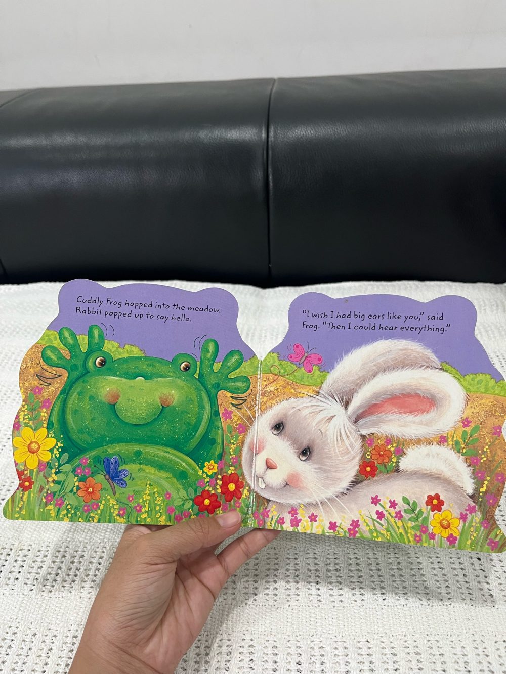 Set 3 cuốn sách tương tác Cuddly Frog, Alphaprints: Easter Fun và Making Friends - Ảnh 6