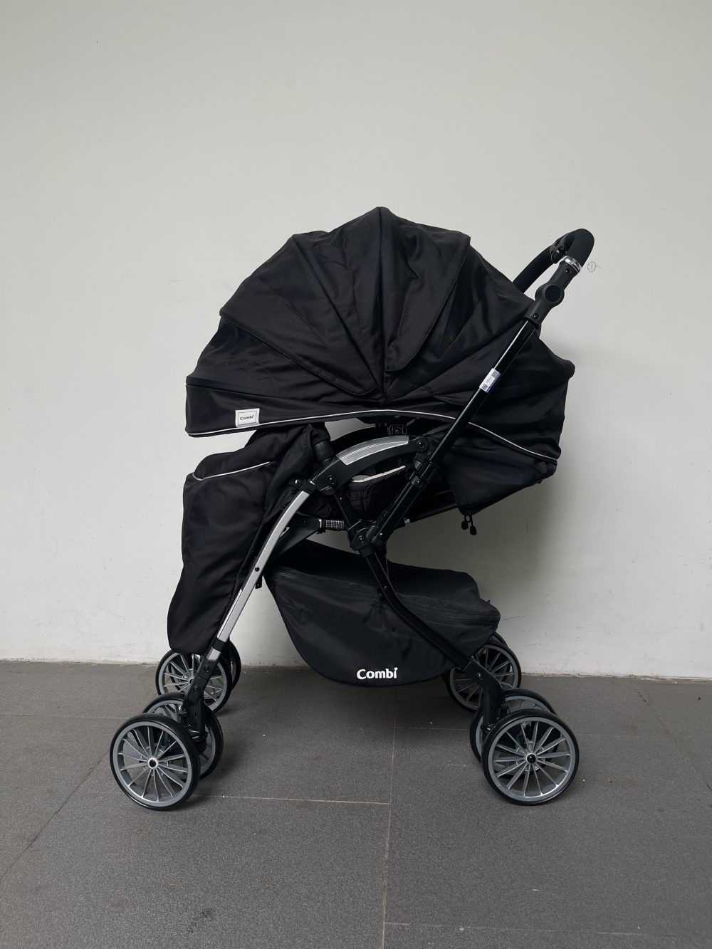 Xe đẩy Combi Umbretta Premium - Ảnh 2