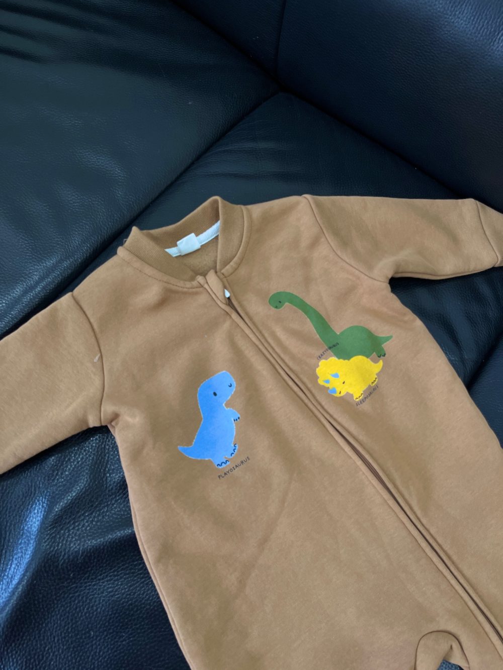 Sleepsuit hoạ tiết khủng long Minene màu nâu (size 12→18m) - Ảnh 2