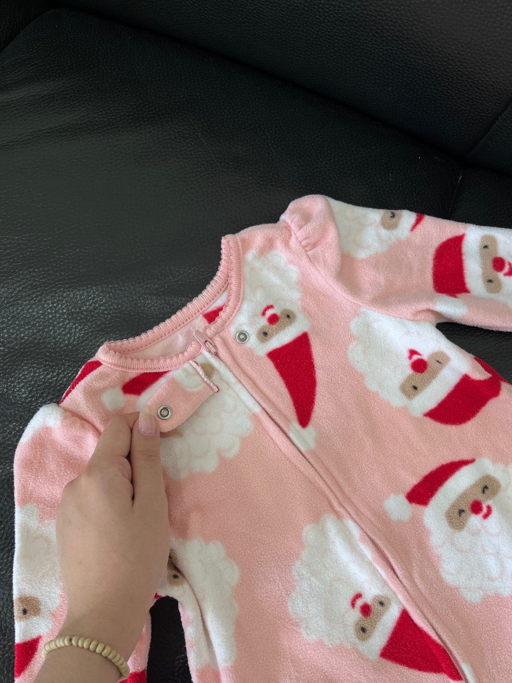 Sleepsuit họa tiết Santa Carter’s màu hồng tặng kèm hoodie suit trắng sọc đỏ (size 12→18m) - Ảnh 2