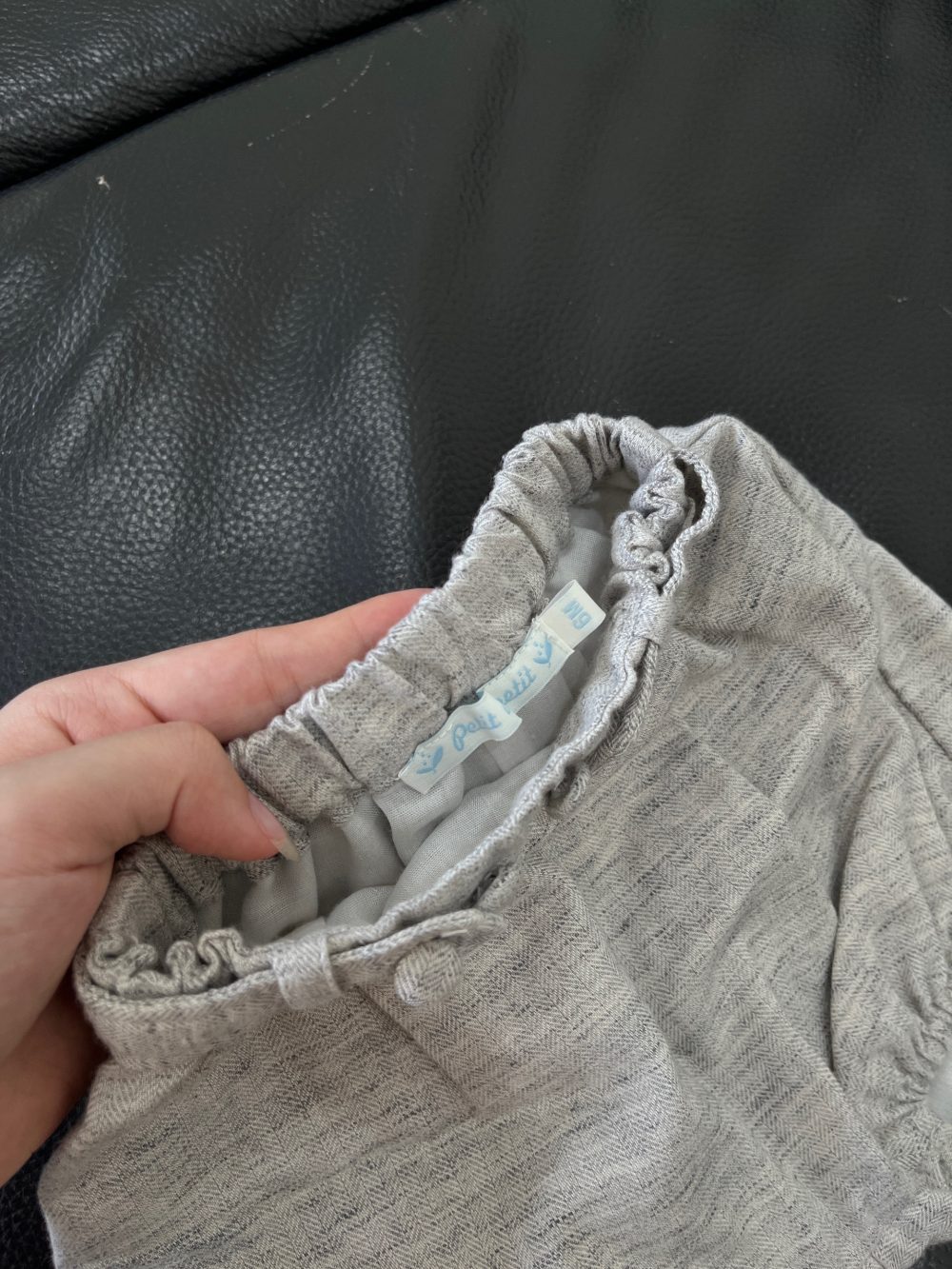 Set áo phối ren trắng, quần bí màu xám Nous Petit à petit (size 6m) - Ảnh 7