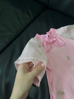 Set áo dài hồng phối quần lụa xanh tặng kèm bodysuit Obaibi màu xanh (size: 9→12m) - Ảnh 11