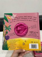 Set 2 cuốn sách rối tay Wendy the Wide-mouthed Frog và Je’aime - Ảnh 9
