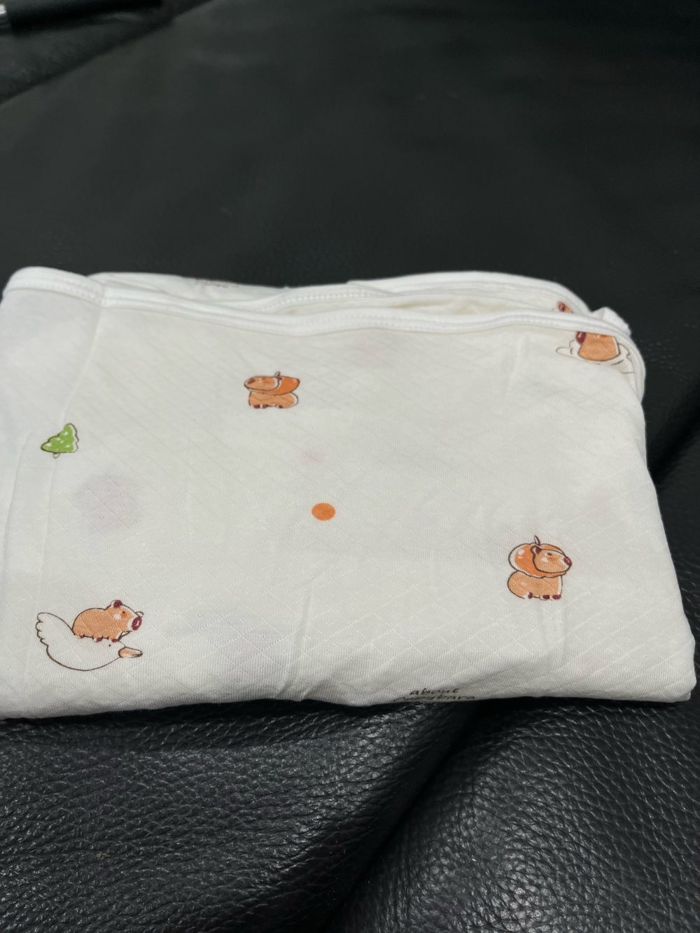Quấn chũn sơ sinh tặng kèm che thóp Unbee hoạ tiết capypara ( size: 0->3m) - Ảnh 4