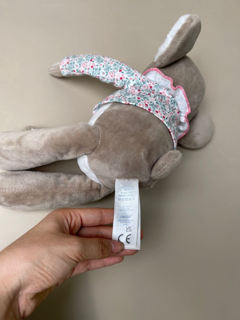 Đồ chơi nhồi bông - Gấu koala màu be và trắng mặc áo phông hoa, 35 cm - Obaibi - Ảnh 8