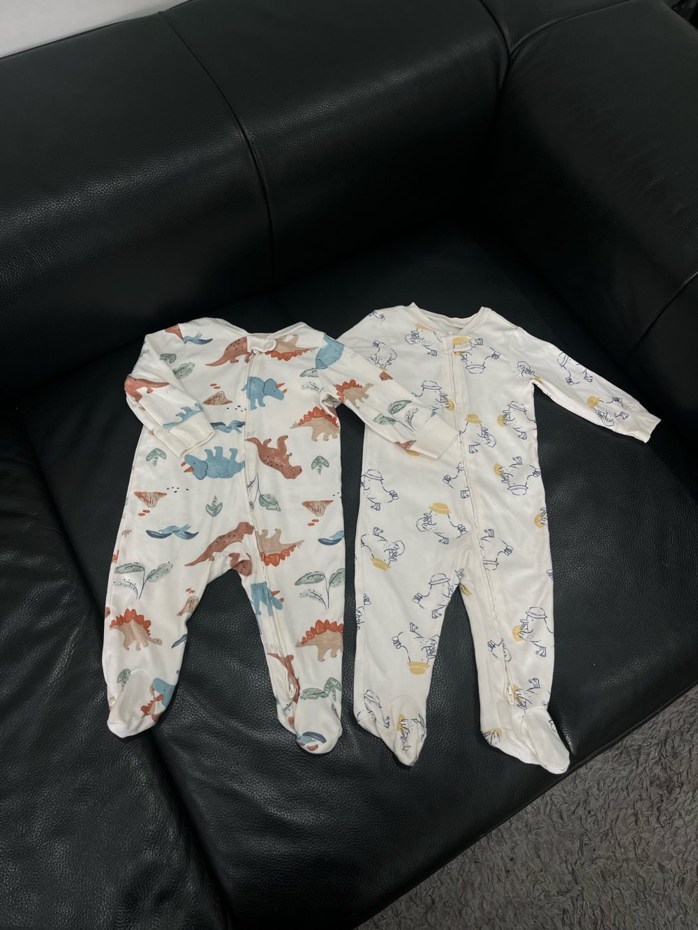 Set 2 sleepsuit Carter’s hoạ tiết khủng long, vịt ( size: 6m) - Ảnh 7