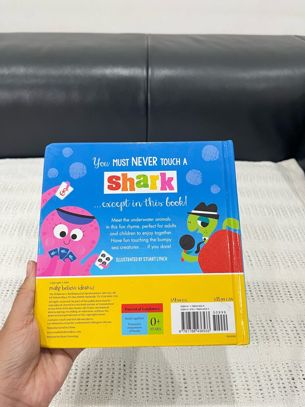 Set 2 cuốn sách tương tác "Never Touch a Shark!" và sách gulp - Ảnh 8