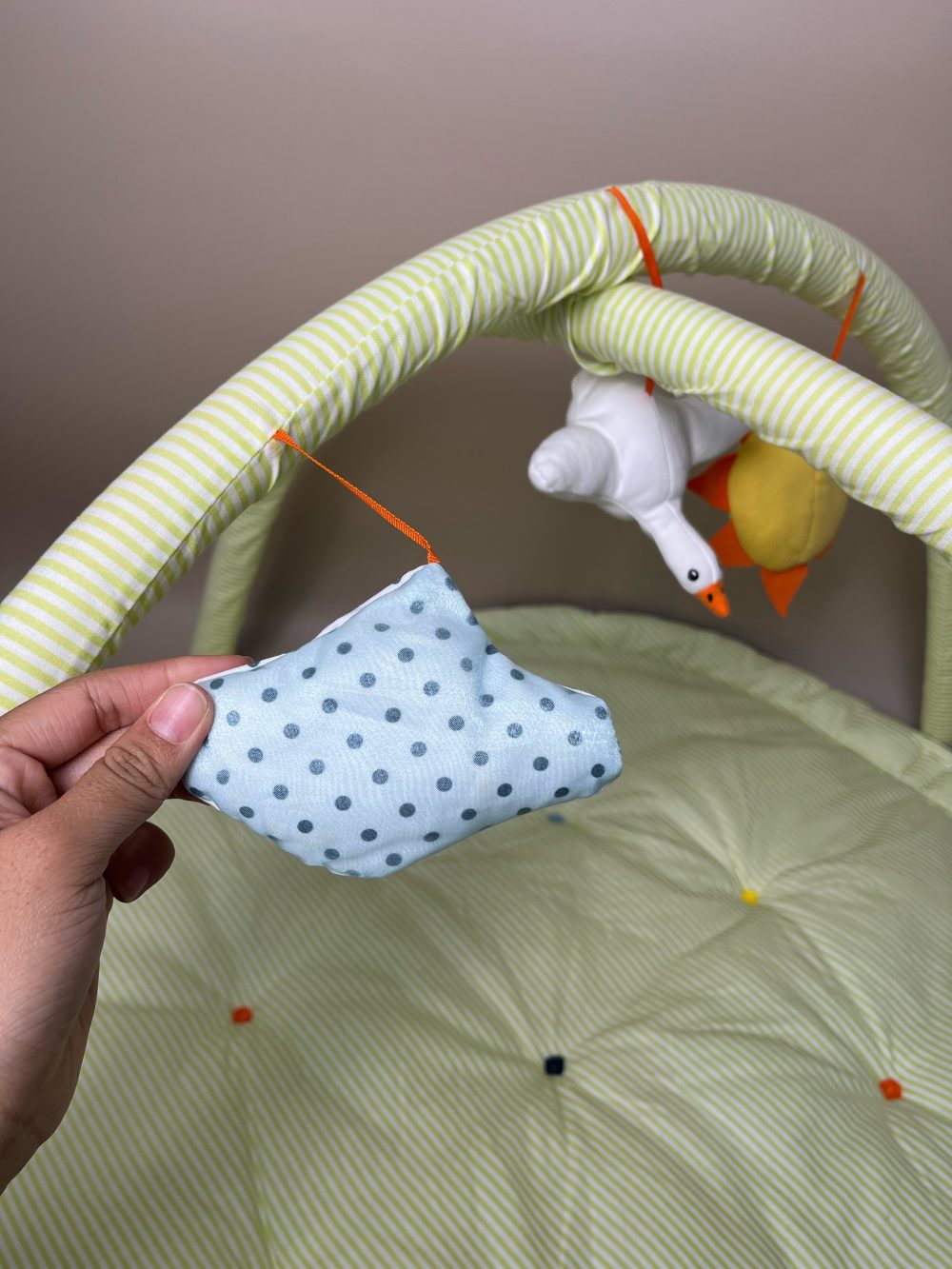 Thảm chơi Ikea Leka màu xanh - Ảnh 11