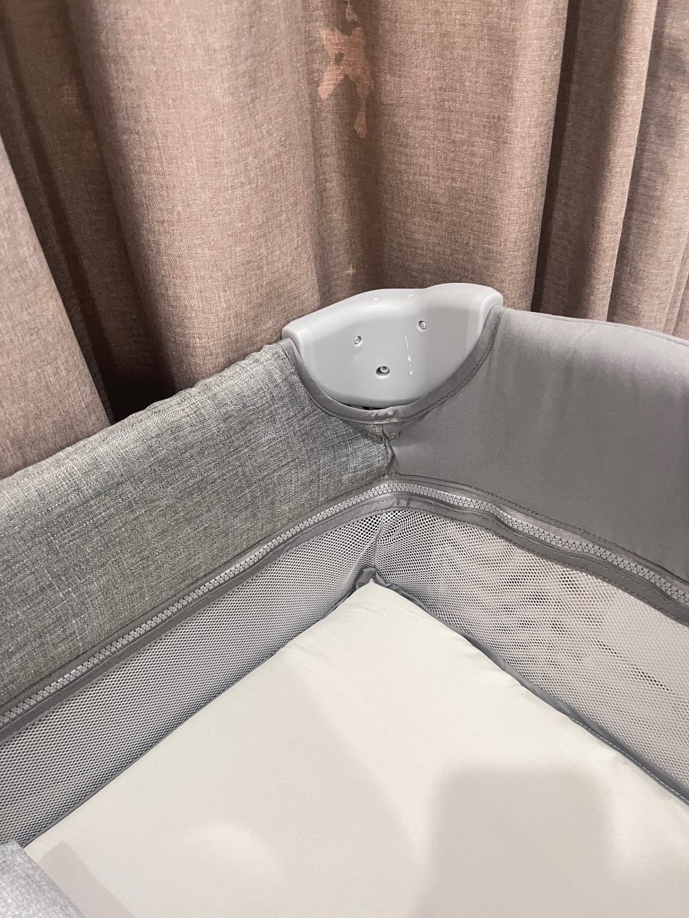Giường cũi cho bé Joie Kubbie Sleep Foggy Gray (tối đa 9kg) - Ảnh 18