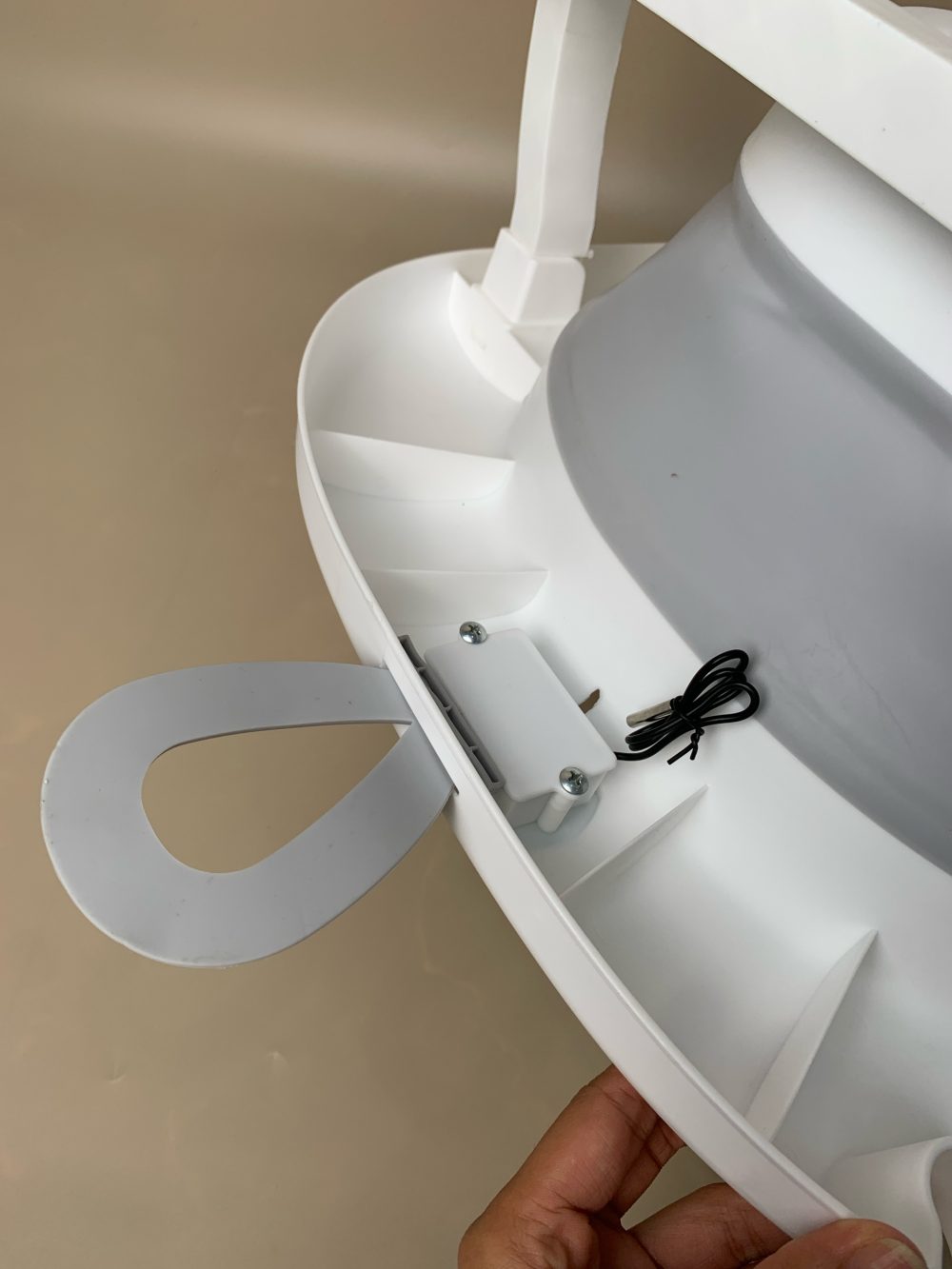 Set 4 món thau tắm, tựa lưng, ca tắm, mũ tắm màu xám, trắng - Ảnh 4