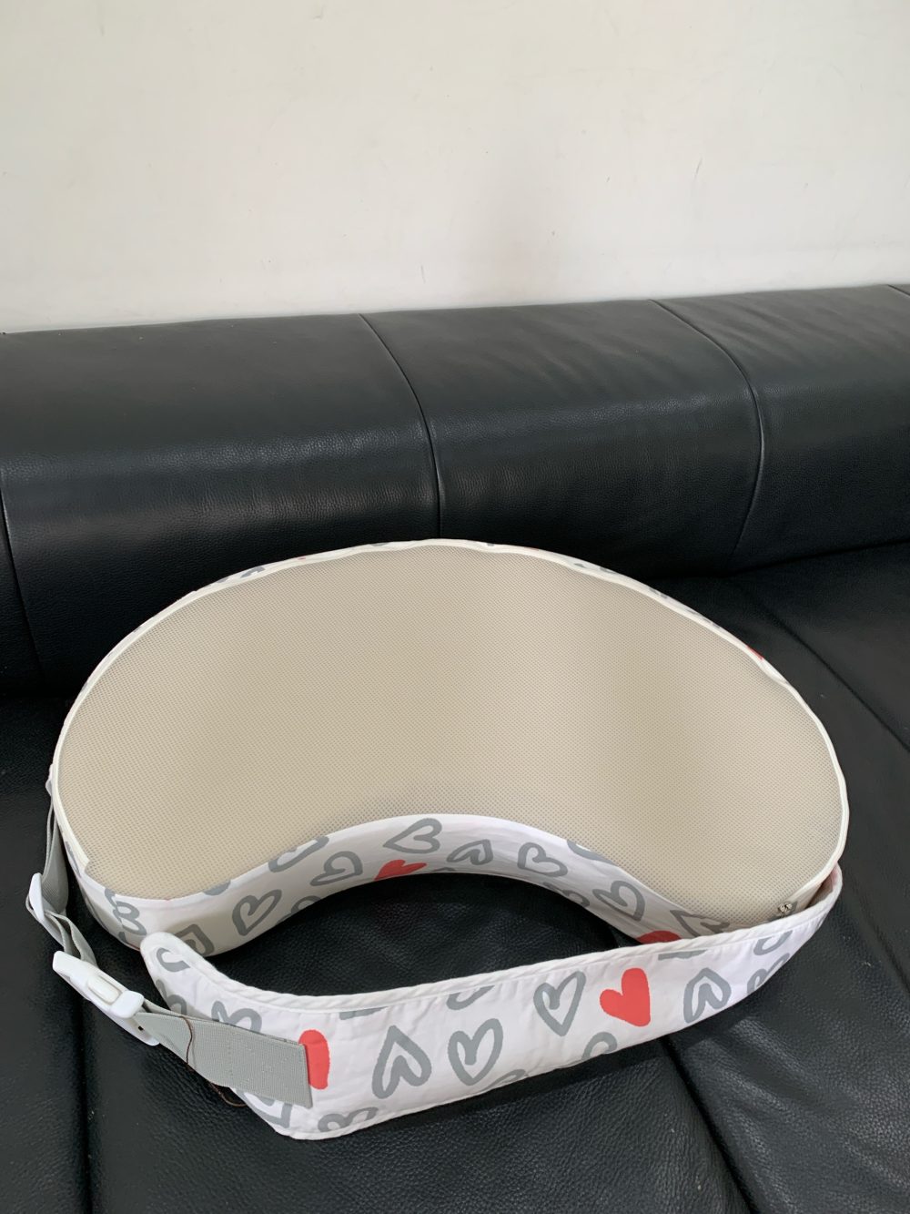 Gối hỗ trợ cho bú ti Mothersbaby hoạ tiết love (60x30x15) - Ảnh 2